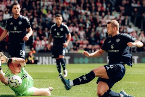 aiyouxi-转会期英超焦点战，上海久事防线松动，媒体盛赞，身体对抗强度拉满-aiyouxi