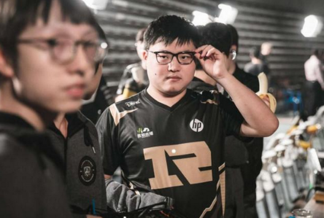 Faker在湖人比赛中夺冠，出色发挥引发热议！比赛高潮迭起