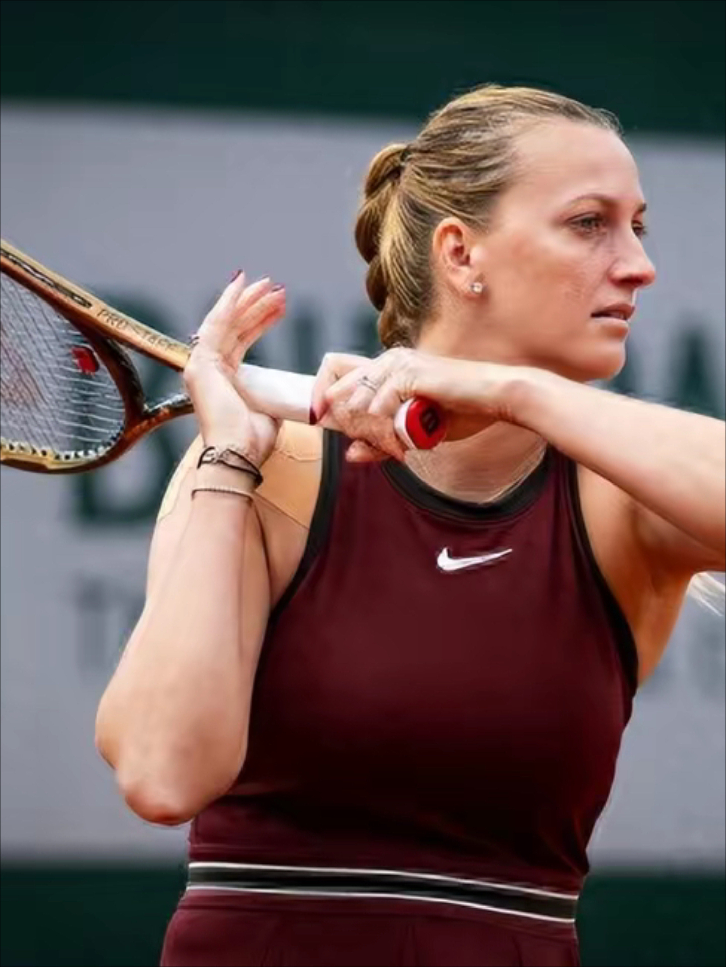 包含大比分获胜引发热议！，科维托娃在巴黎圣日耳曼比赛中表现优异热度持续攀升的词条