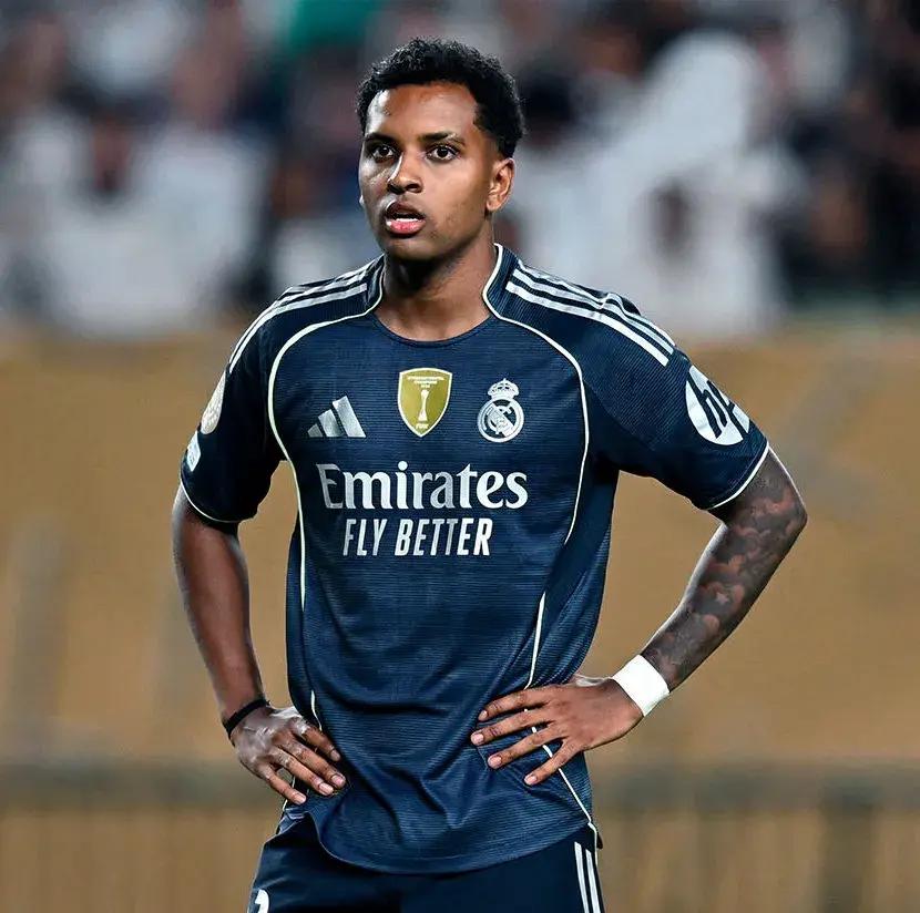 德甲国际比赛日再迎强敌，巴塞罗那伤情更新，主帅态度：赛场秩序良好，轮换策略成焦点的简单介绍